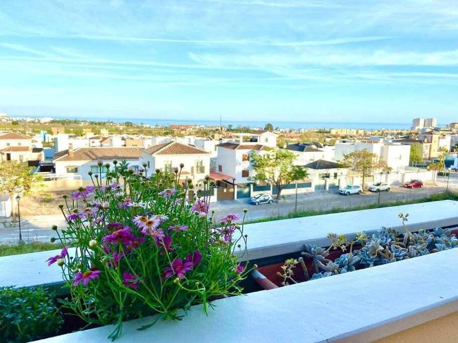 Sea View And Mountains By Solymar Holiday Torre Del Mar Eksteriør bilde